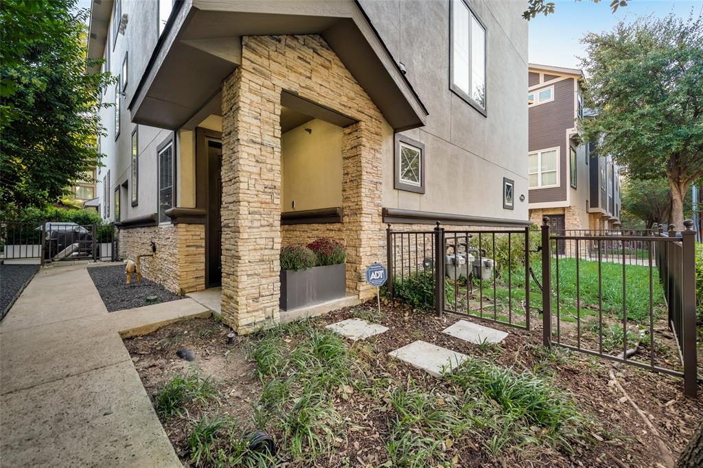 Sold 4060 Buena Vista Street, G, Dallas, TX 75204 2 Beds / 2 Full