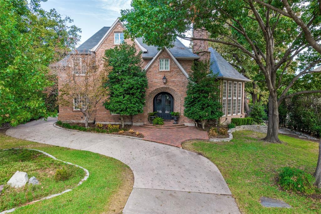 For Sale 3200 Hunter Lane, Plano, TX 75093 4 Beds / 3 Full Baths / 1